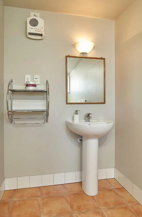 Orari Boutique Hotel Christchurch 4*,